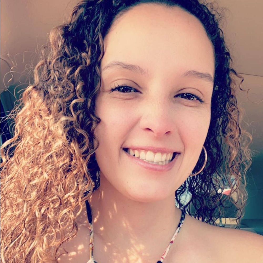 Meet your Posher, Dominique